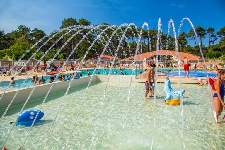 Camping Seignosse avec piscine et toboggan Parc aquatique