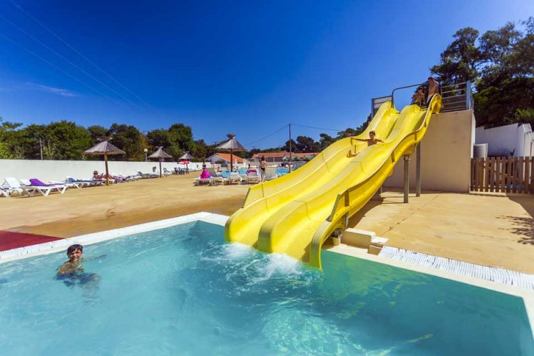Camping Capbreton avec piscine et toboggan Parc aquatique