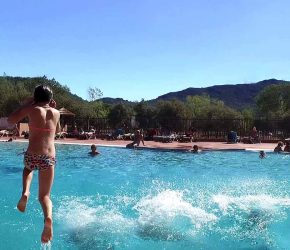 Vacances camping avec piscine dans le Sud de la France