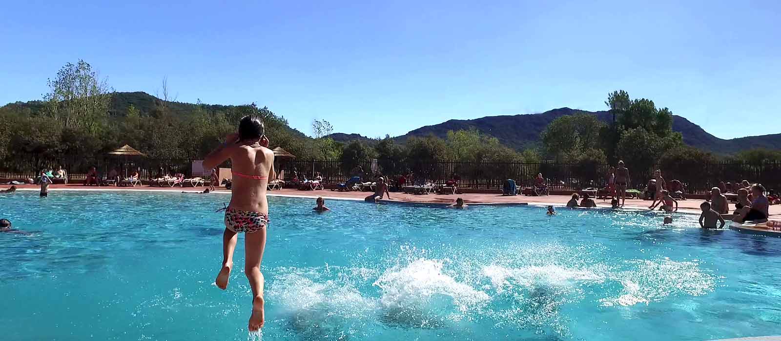 Vacances camping avec piscine dans le Sud de la France